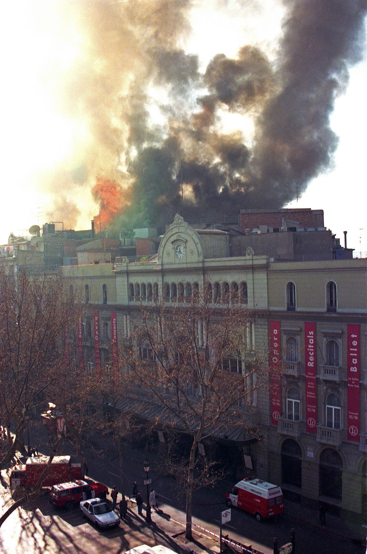 El Liceu, en flames, 31 de gener del 1994 - © A. Bofill